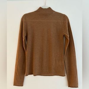 Guest in residence brown sweater turtleneck/mock neck, 100% cashmere, medium